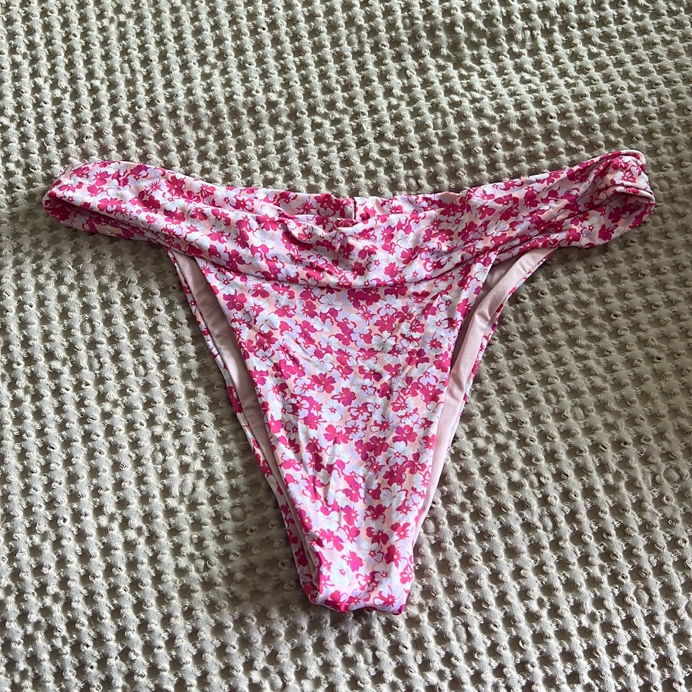 Frankie’s bikinis bottoms
